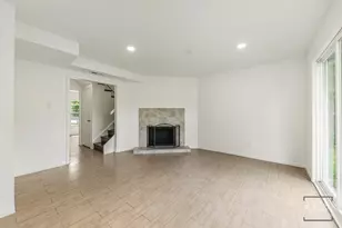 208 Granada Ct, Bolingbrook, IL 60440 - Photo 8