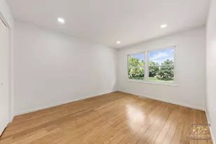 208 Granada Ct, Bolingbrook, IL 60440 - Photo 10