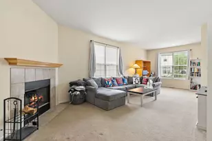 1527 Waterside Dr, Dekalb, IL 60115 - Photo 8