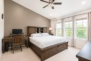 438 Grosvenor Ln, Aurora, IL 60504 - Photo 8
