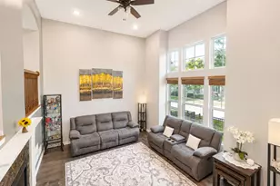 438 Grosvenor Ln, Aurora, IL 60504 - Photo 6