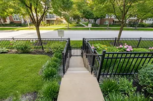 438 Grosvenor Ln, Aurora, IL 60504 - Photo 16