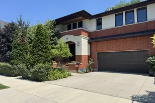 1725 N Troy St, Chicago, IL 60647 - Photo 1