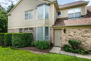 1857 W Ashbury Ln, Inverness, IL 60067 - Photo 2