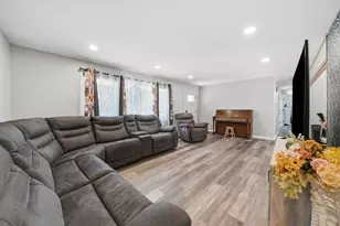 [Address not provided], New Lenox, IL 60451 - Photo 4
