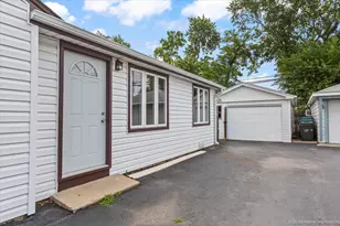 8875 S Corcoran Rd, Hometown, IL 60456 - Photo 18