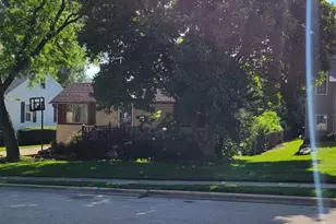 260 S Aldine St, Elgin, IL 60123 - Photo 2