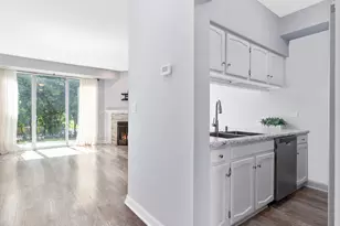 1564 Darien Lake Dr, Darien, IL 60561 - Photo 8