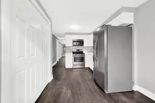 6420 Windsor Ave, Berwyn, IL 60402 - Photo 12