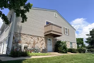 1017 Newport Harbor, Schaumburg, IL 60193 - Photo 1