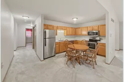 771 S Parkcrest Drive #771, Freeport, IL 61032 - Photo 4