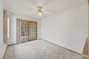 771 S Parkcrest Dr, Freeport, IL 61032 - Photo 8