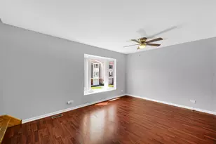 2210 Langdon Pl, Hoffman Estates, IL 60169 - Photo 10