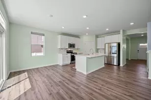 759 Kentshire Cir, Elgin, IL 60124 - Photo 14