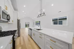 10718 S Worth Ave, Worth, IL 60482 - Photo 16