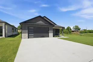 10718 S Worth Ave, Worth, IL 60482 - Photo 2
