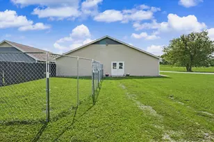 2201 Kickapoo Dr, Danville, IL 61832 - Photo 2