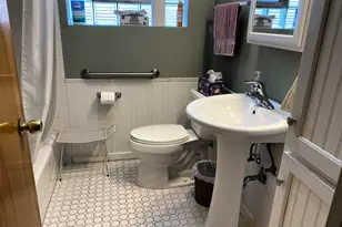 9528 S Brandt Ave, Oak Lawn, IL 60453 - Photo 6
