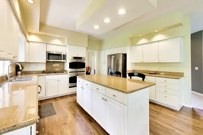 712 De Lasalle Court, Naperville, IL 60565 - Photo 2