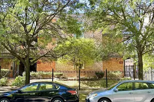 4616 N Beacon St, Chicago, IL 60640 - Photo 2
