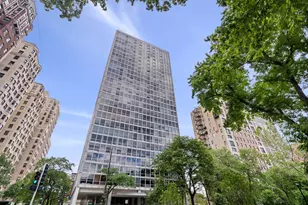 2400 N Lakeview Ave, Chicago, IL 60614 - Photo 1