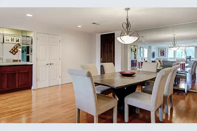 1140 Old Mill Road #405, Hinsdale, IL 60521 - Photo 4