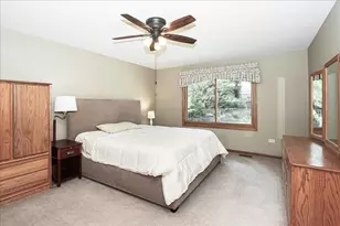 2039 Belvidere Line Dr, Elgin, IL 60123 - Photo 10