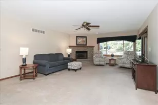2039 Belvidere Line Dr, Elgin, IL 60123 - Photo 2