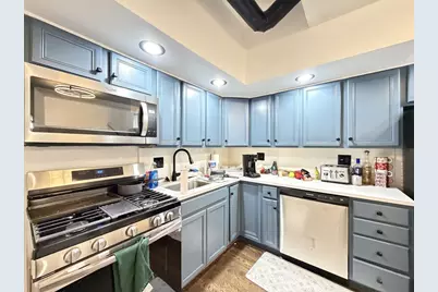 1933 W Grand Avenue #HOUSE, Chicago, IL 60622 - Photo 4