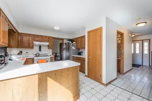 514 Judith Ct, Winthrop Harbor, IL 60096 - Photo 10