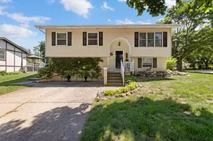 745 Sunbury Rd, South Elgin, IL 60177 - Photo 1