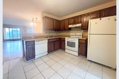 200 S Waters Edge Drive #202, Glendale Heights, IL 60139 - Photo 8