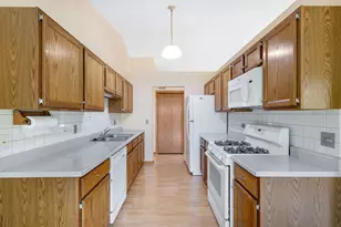 640 Lilac Dr, Algonquin, IL 60102 - Photo 8