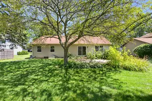 640 Lilac Dr, Algonquin, IL 60102 - Photo 36