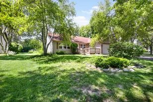 640 Lilac Dr, Algonquin, IL 60102 - Photo 2