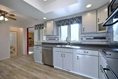 59 S Jane Drive, Elgin, IL 60123 - Photo 6
