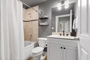4700 N Kenmore Ave, Chicago, IL 60640 - Photo 16