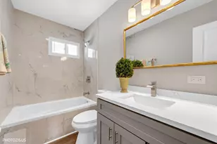 28069 N Lake Dr, Wauconda, IL 60084 - Photo 18