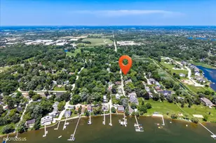 28069 N Lake Dr, Wauconda, IL 60084 - Photo 2
