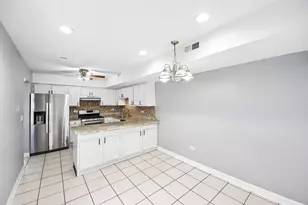 1124 E Potomac Ln, Palatine, IL 60074 - Photo 10