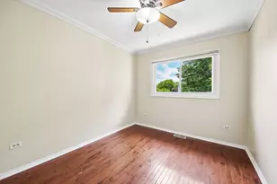 1124 E Potomac Ln, Palatine, IL 60074 - Photo 18