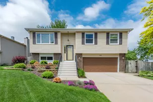 238 S Park Pl Dr, Bartlett, IL 60103 - Photo 1