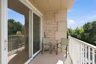 [Address not provided], Park Ridge, IL 60068 - Photo 10