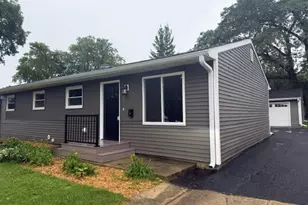75 Cambridge Ln, Glendale Heights, IL 60139 - Photo 2