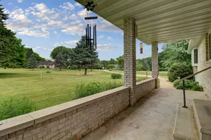2205 Meadows Dr, Sterling, IL 61081 - Photo 2