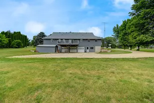 2205 Meadows Dr, Sterling, IL 61081 - Photo 32