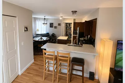199 Old Oak Court W, Buffalo Grove, IL 60089 - Photo 2