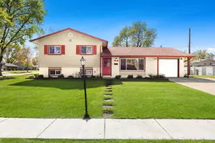 940 Washington Blvd, Hoffman Estates, IL 60169 - Photo 1