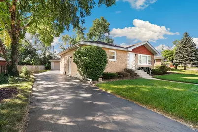 913 E 162nd Place, South Holland, IL 60473 - Photo 2