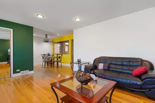 913 E 162nd Pl, South Holland, IL 60473 - Photo 4